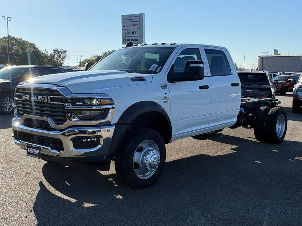 New 2026 Bright White Clear-Coat Exterior Paint RAM Tradesman image 3