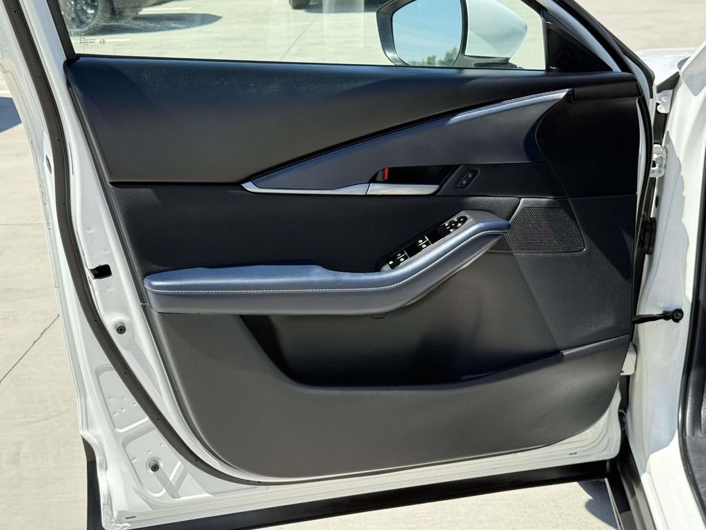 Used 2020 White Mazda S image 28