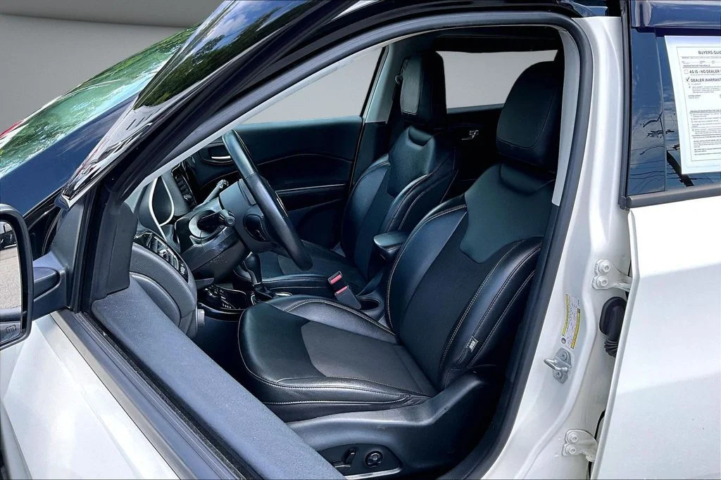 Certified Used 2019 White Jeep Latitude image 21