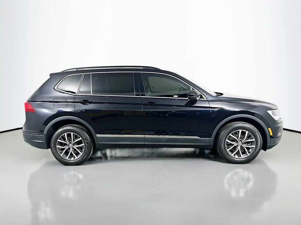 Used 2020 Black Volkswagen 2.0T SE image 8