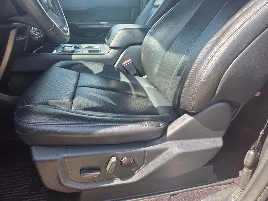 Used 2021 Blue Metallic Ford XLT image 10