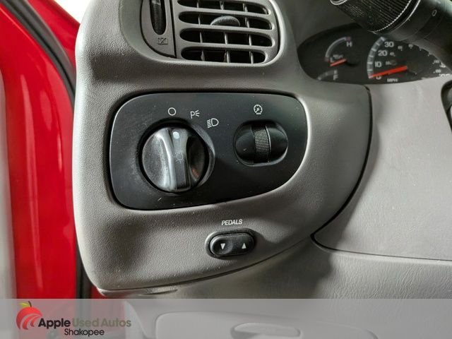 Used 2002 Red Ford XLT image 12
