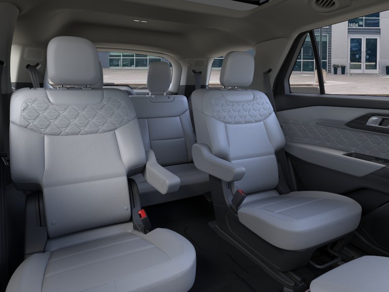 New 2026 Star White Metallic Tri-Coat Ford Platinum™ image 11