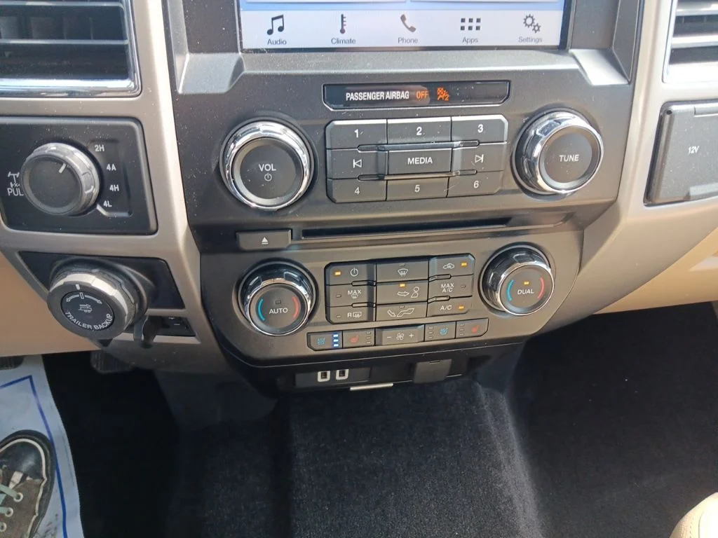 Used 2017 Bronze Fire Metallic Ford Lariat image 23