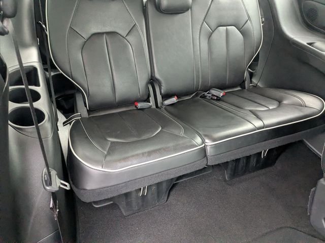 Used 2025 Bright White Clearcoat Chrysler Limited image 23