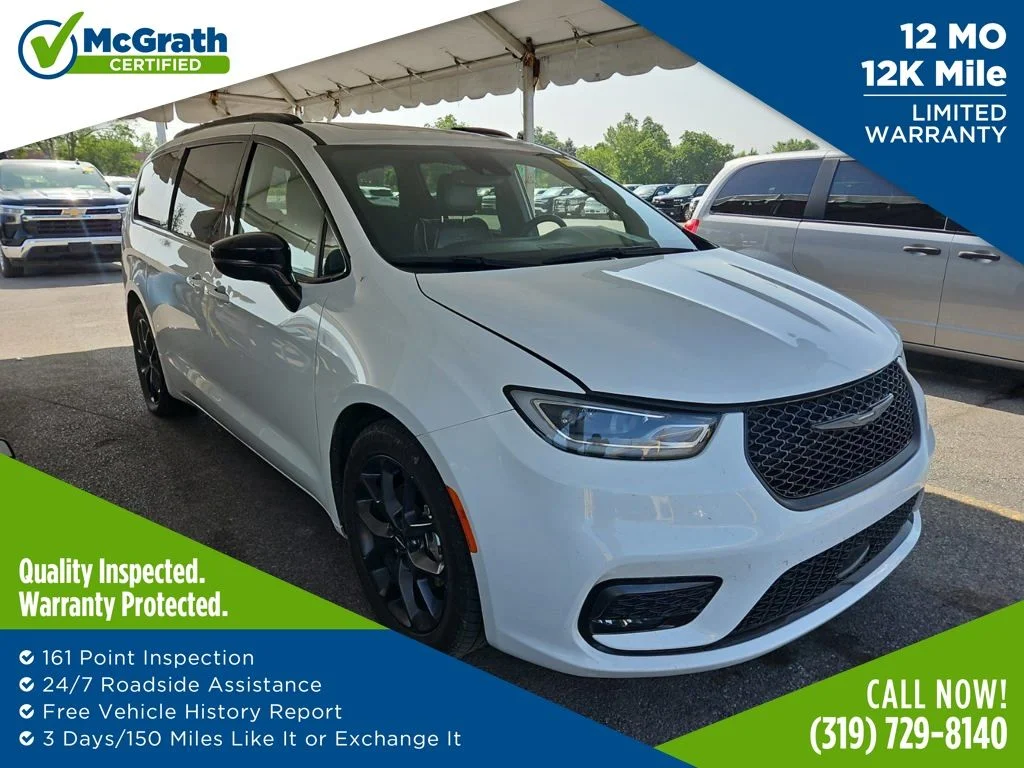 Used 2025 White Chrysler Limited image 1