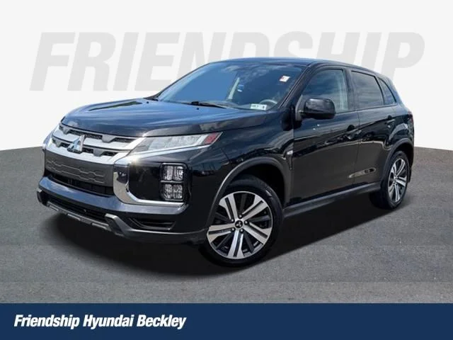 Used 2022 White Mitsubishi 2.0 ES image 1