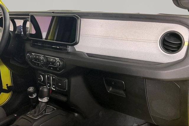 Used 2024 Yellow Jeep Sport S image 21