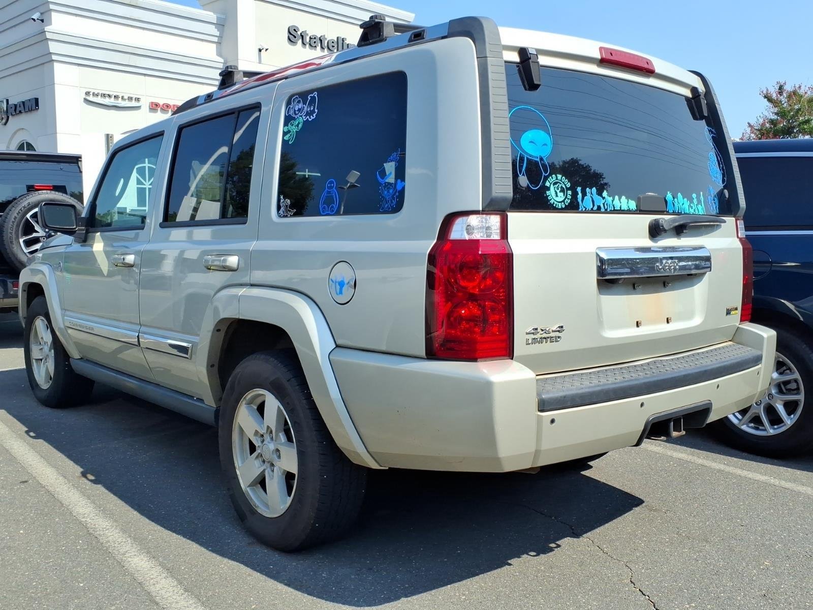 Used 2008 Light Graystone Pearl Jeep Limited image 12