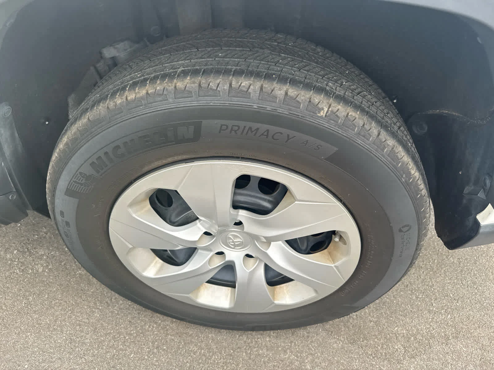 Used 2021 Super White Toyota LE image 5