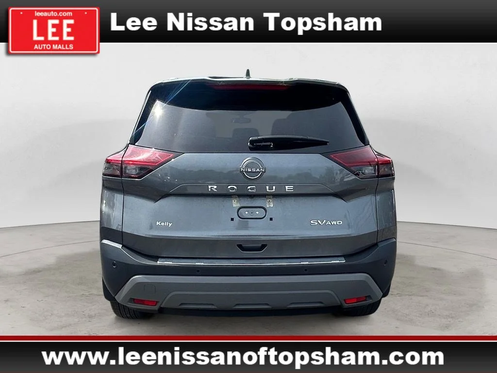 Used 2023 Gun Metallic Nissan SV image 5
