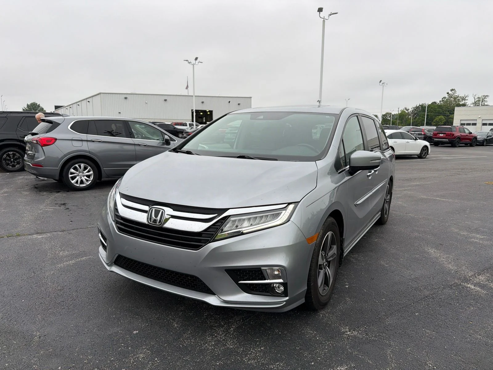 Used 2019 Silver Honda Touring image 2
