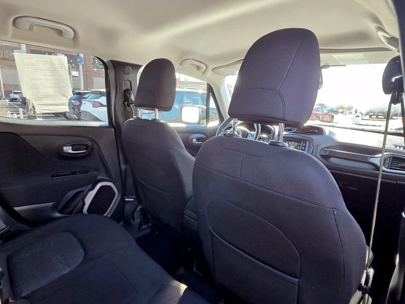 Used 2017 Black Jeep Latitude image 16
