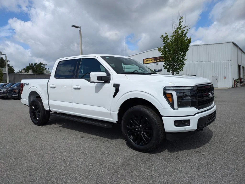 New 2026 Oxford White Ford Lariat image 2