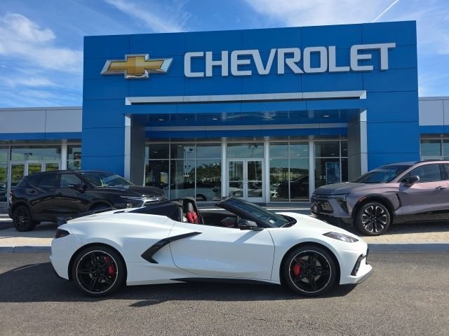 Used 2024 Arctic White Chevrolet 3LT image 2