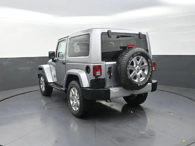 Used 2013 Silver Jeep Sahara image 6