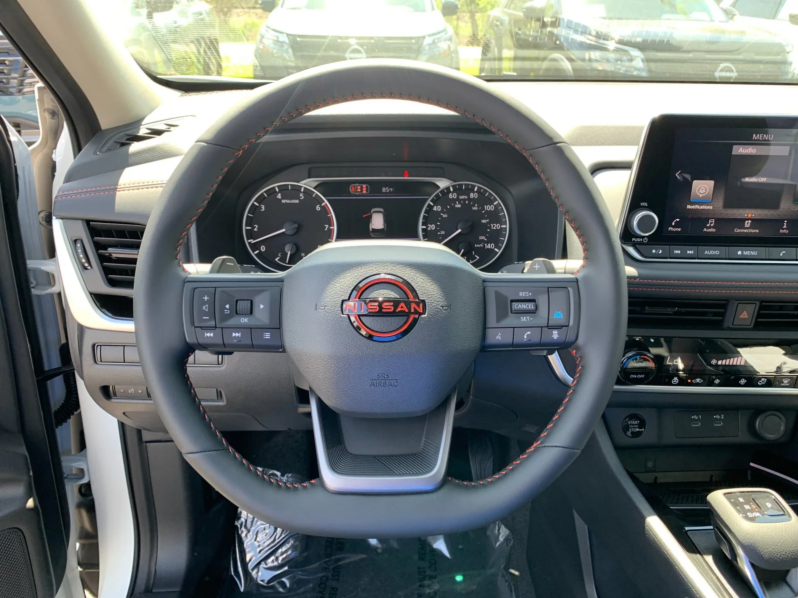 New 2026 Everest White Pearl TriCoat Nissan Rock Creek® image 25