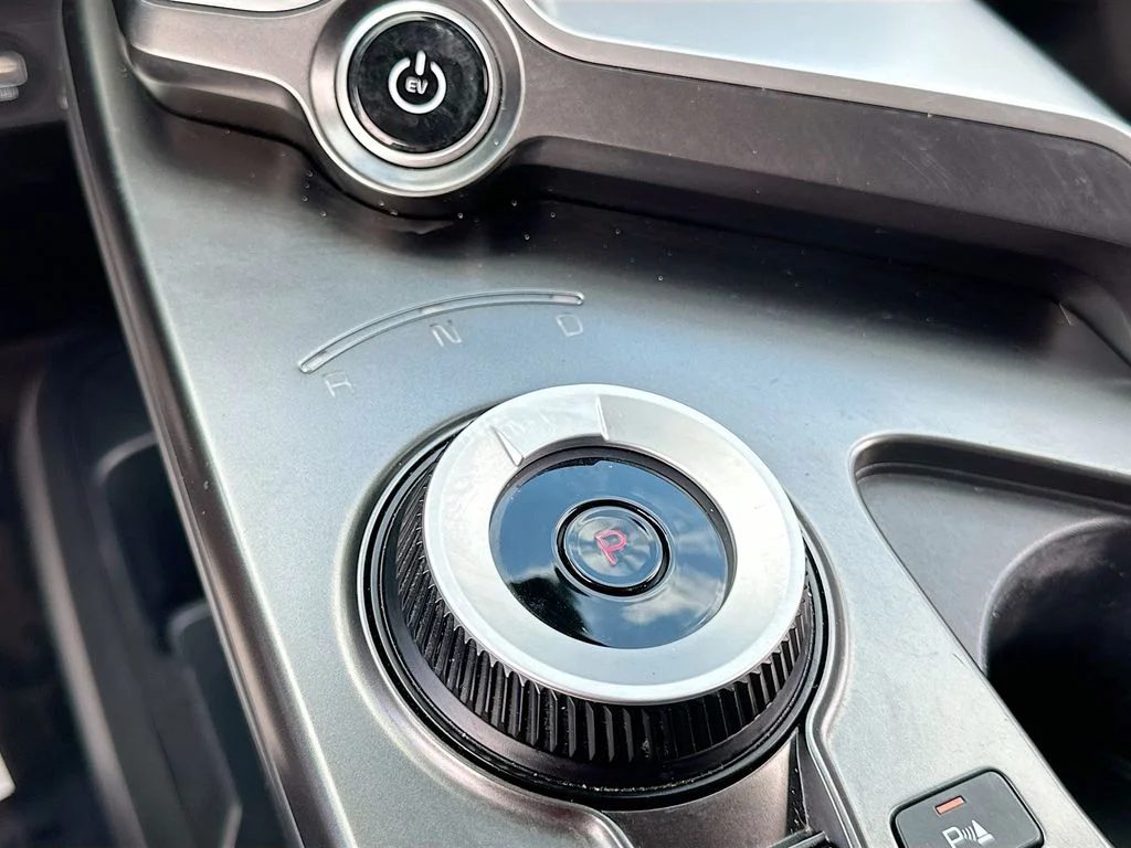 Certified Used 2024  Kia Light image 17