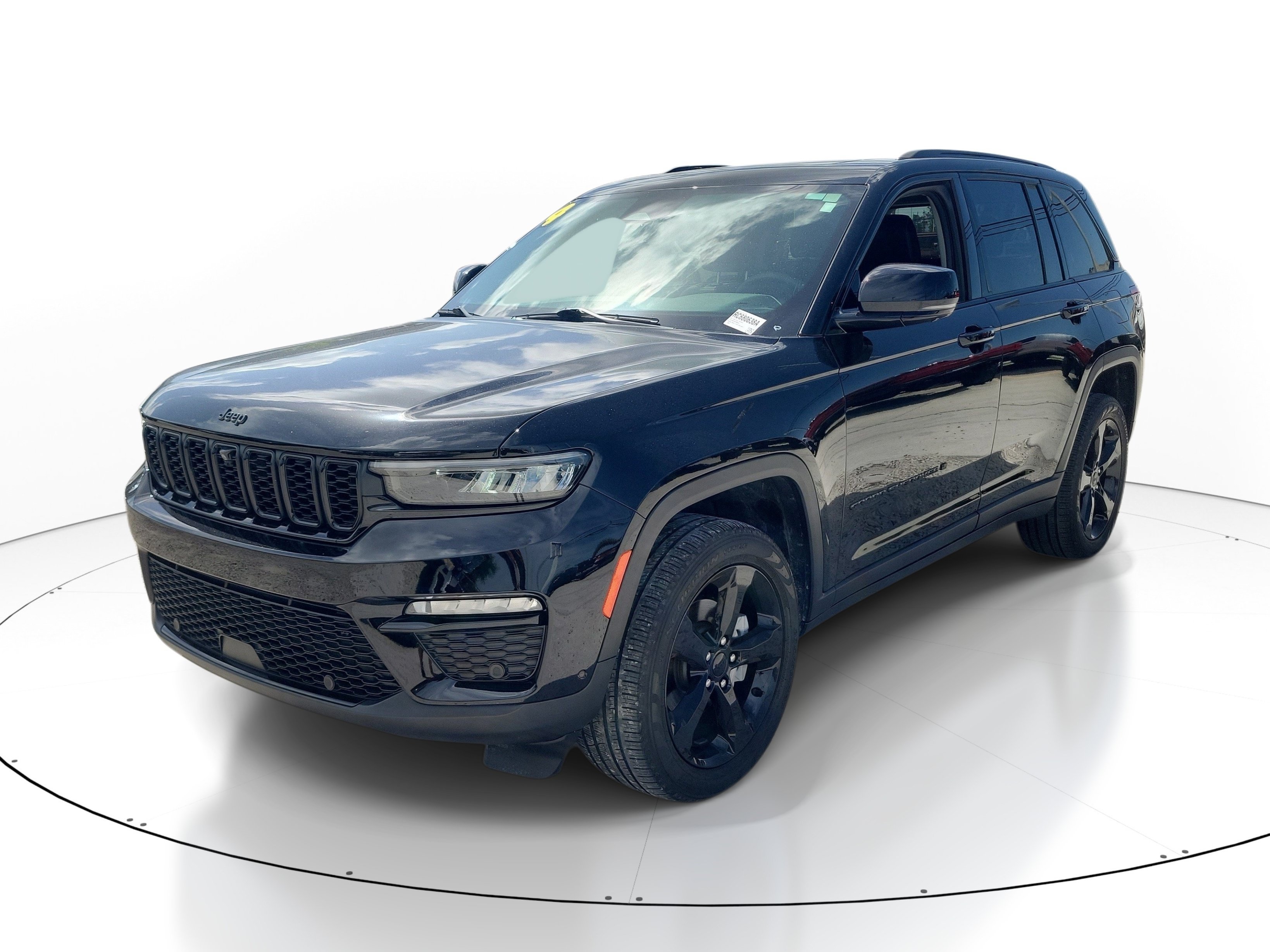 Used 2024 Diamond Black Crystal Pearlcoat Jeep Limited image 3