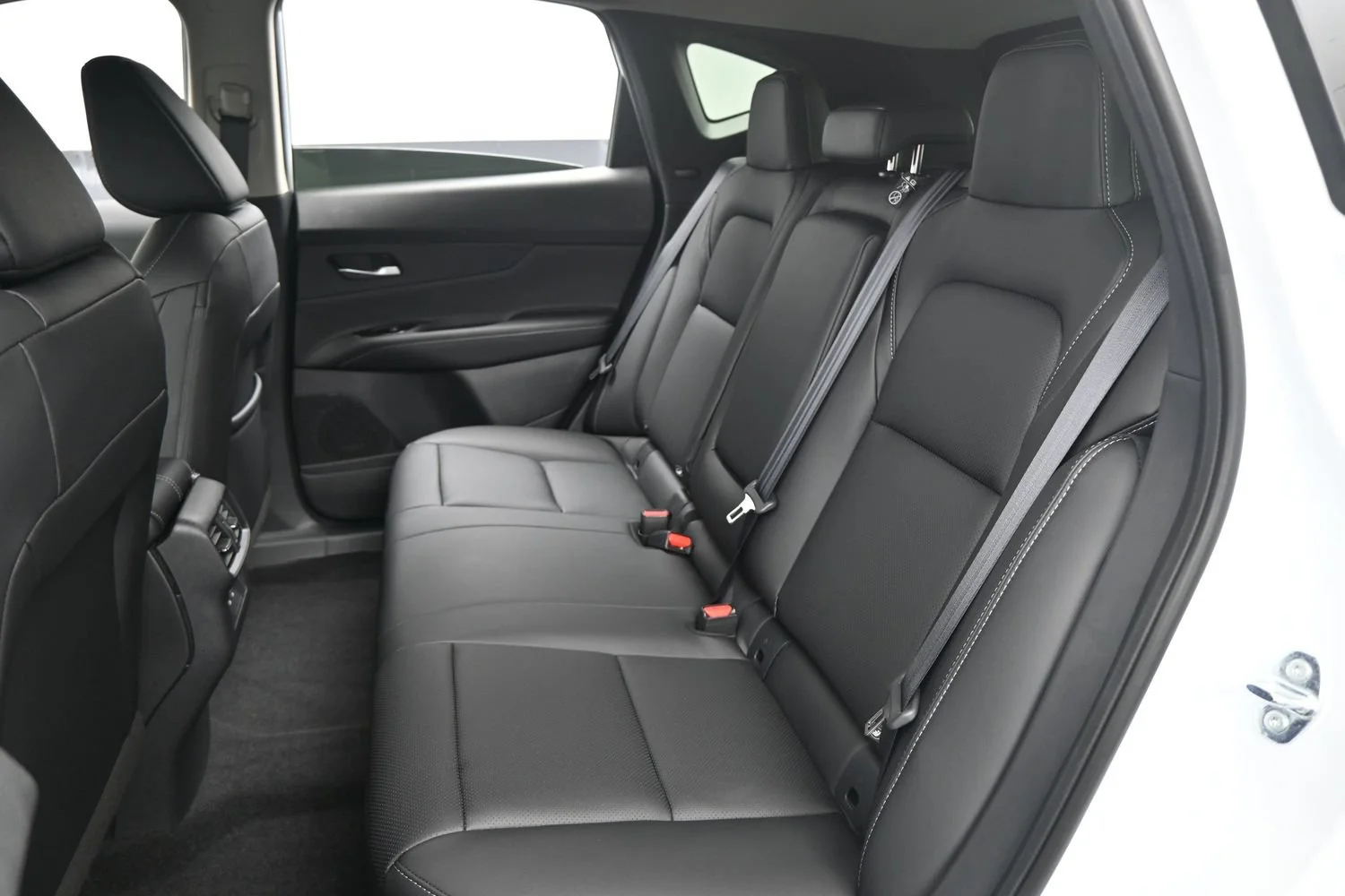 New 2026 Everest White Pearl TriCoat Nissan SL image 11