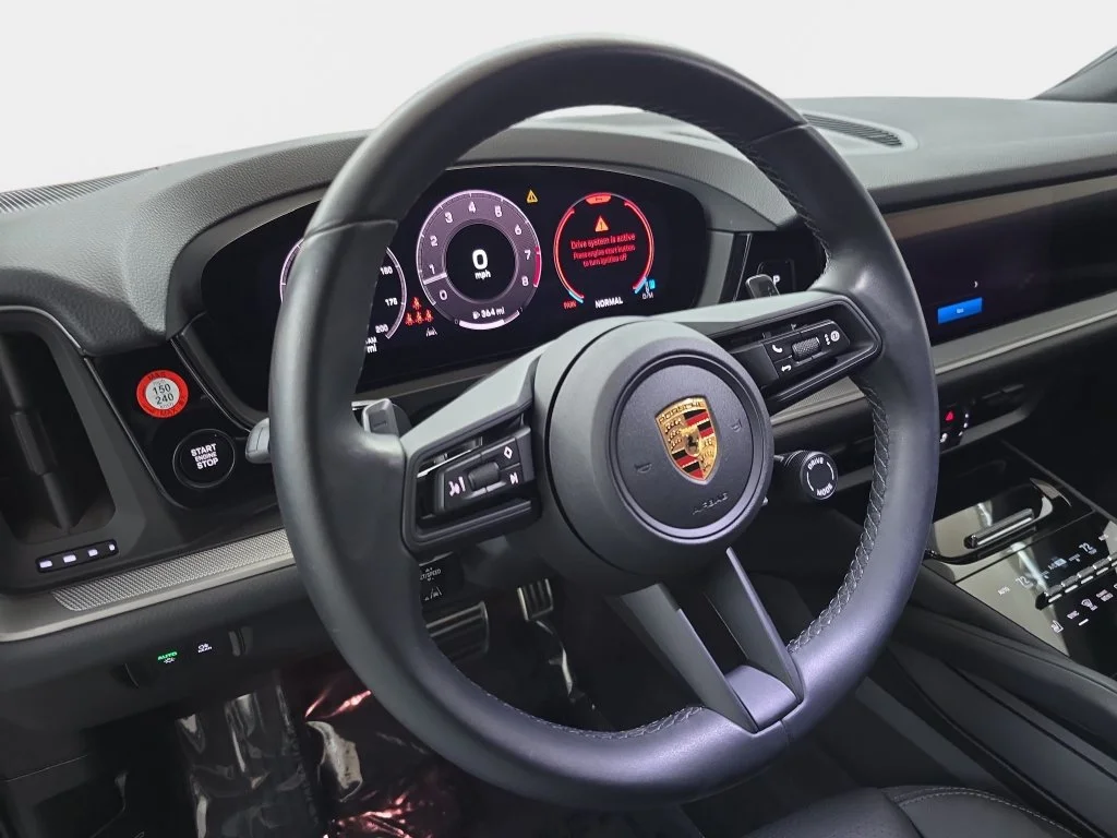 Used 2024  Porsche S image 19
