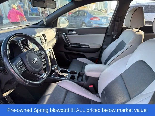 Used 2018 White Kia EX image 17
