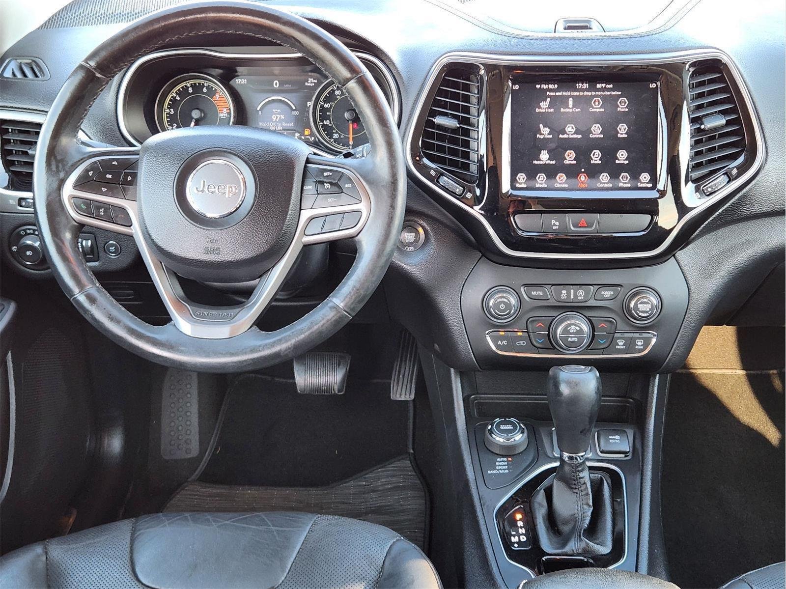Used 2019 Diamond Black Crystal Pearlcoat Jeep Limited image 27