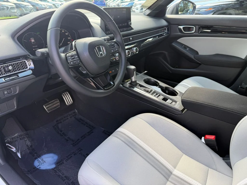 2025 Honda Civic Hatchback Sport - Photo 20