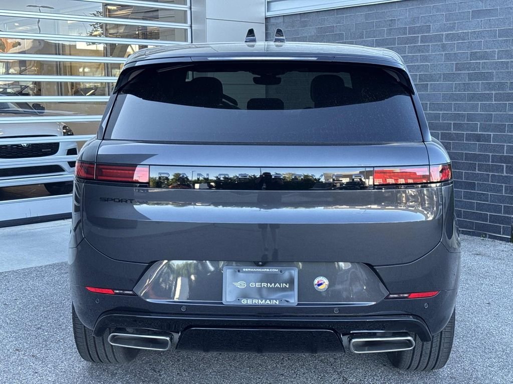New 2026 Carpathian Grey Land Rover Dynamic SE image 5