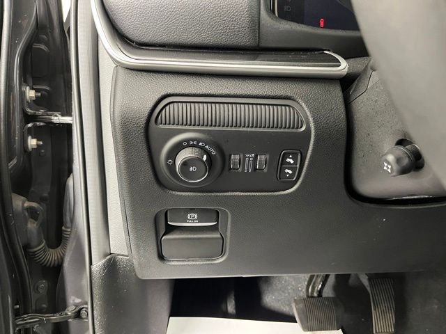 Used 2022 Gray Jeep Series I image 17