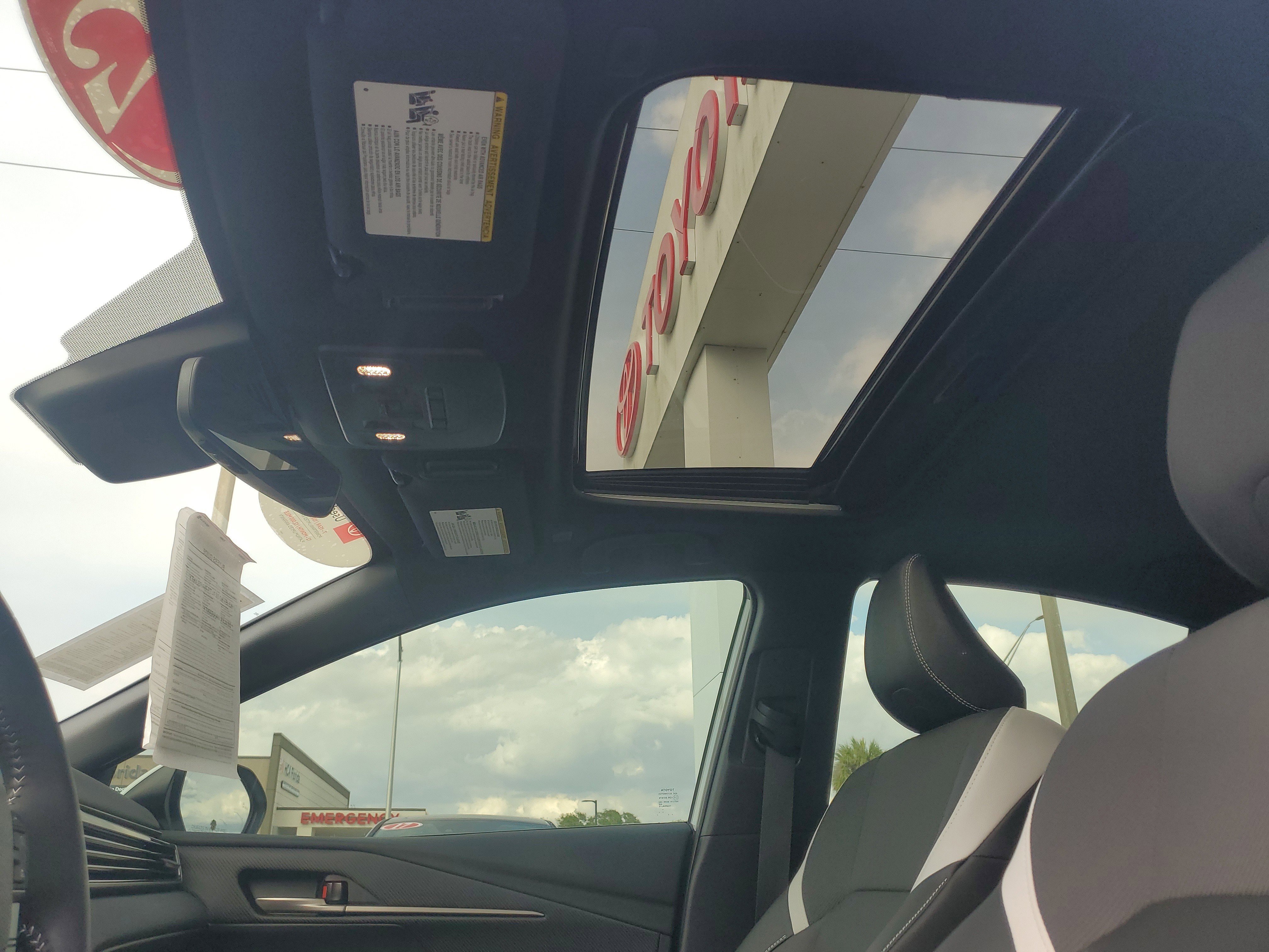 Used 2025 Ice Cap Toyota SE image 21
