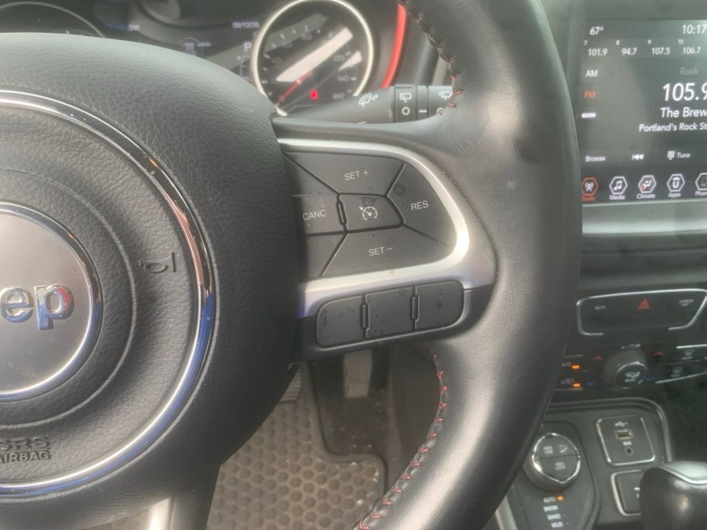 Used 2019 White Clearcoat Jeep Trailhawk image 16