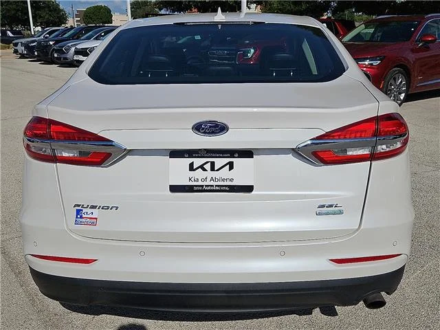 Used 2020 White Platinum Metallic Tri-Coat Ford SEL Front-wheel Drive image 3