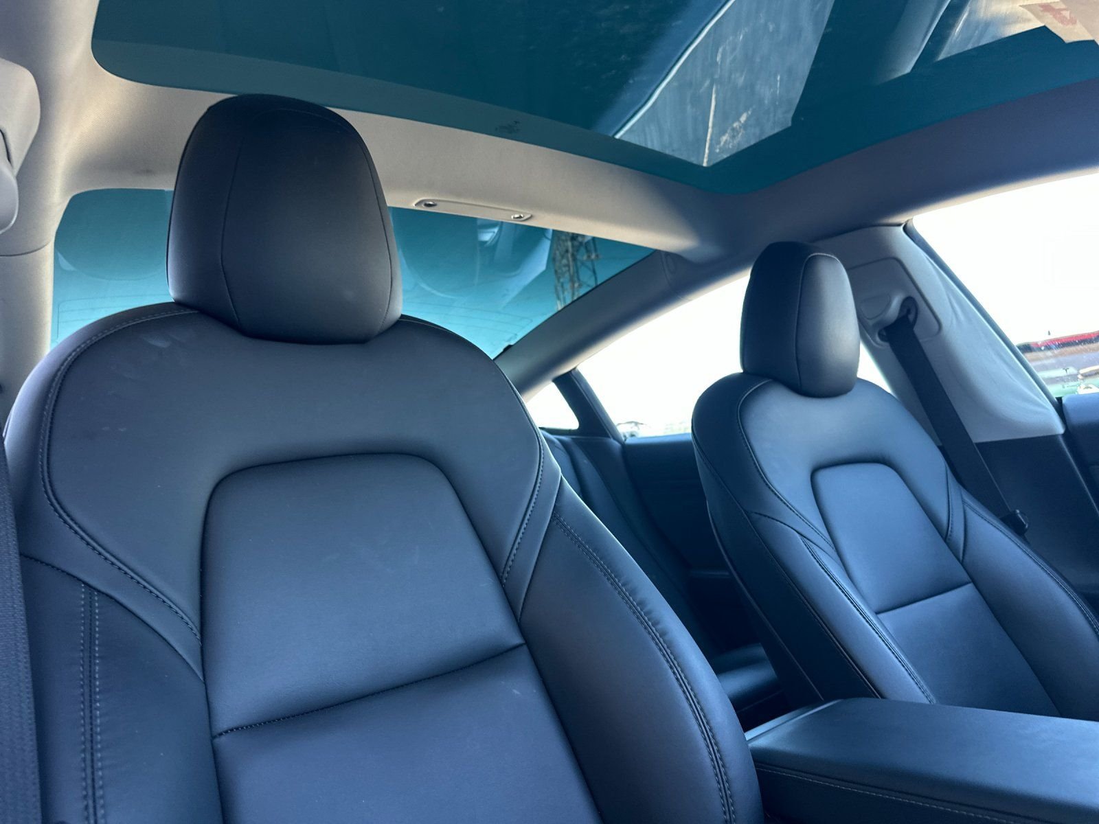 Used 2022 White Tesla Base image 14
