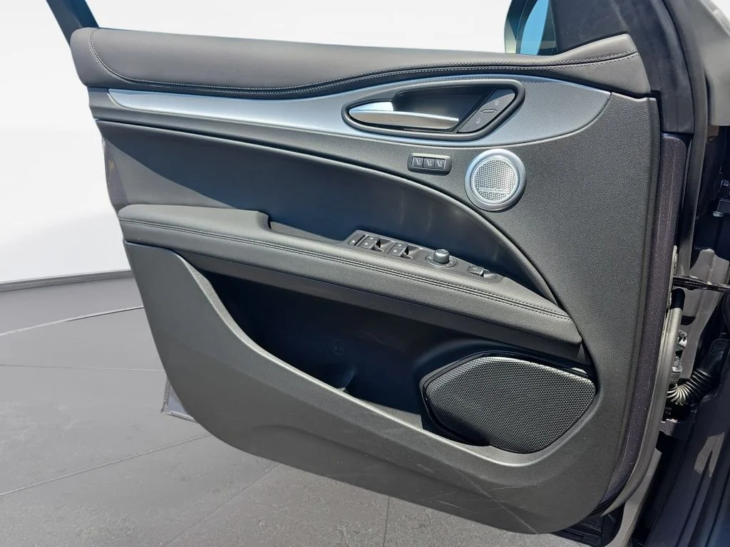 2026 Alfa Romeo Stelvio Base - Photo 24
