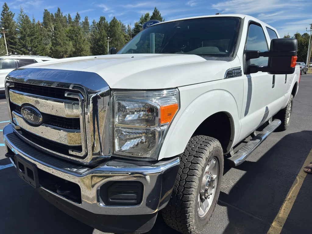 Used 2016 Oxford White Ford XLT image 1