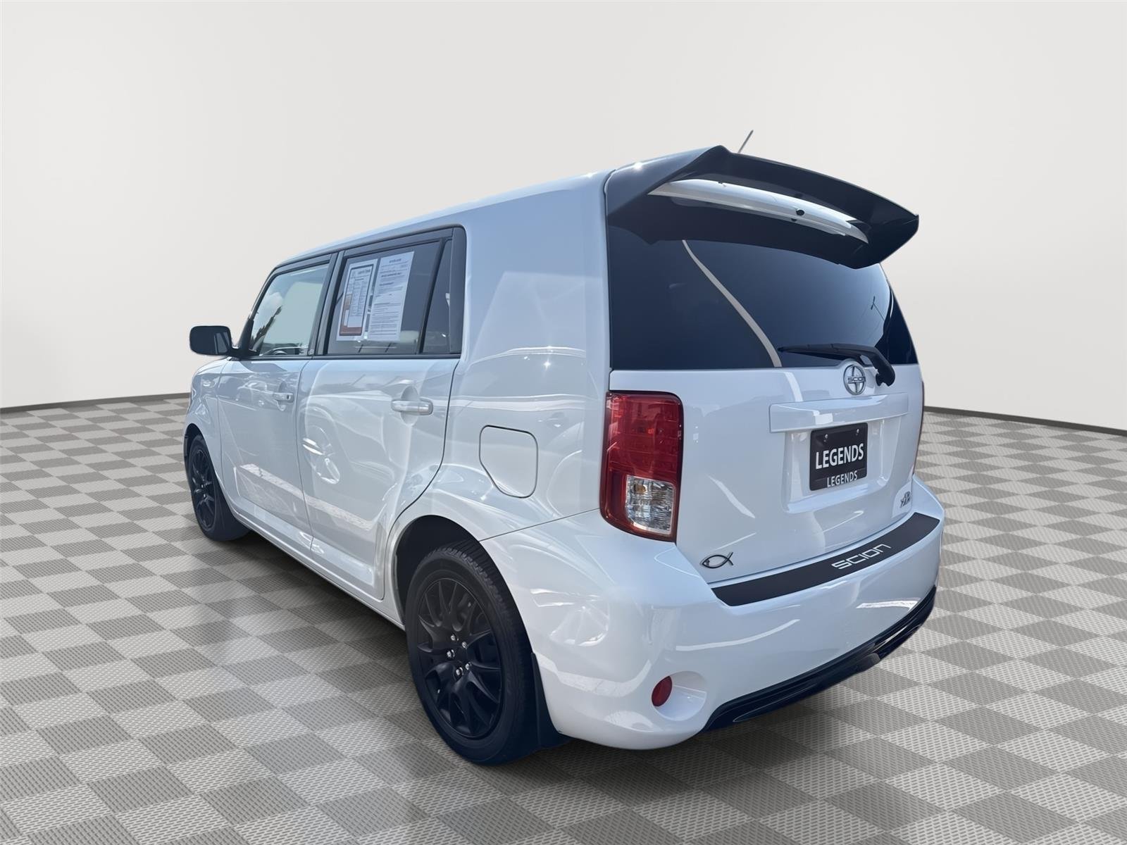 Used 2014 Super White Scion Base image 3