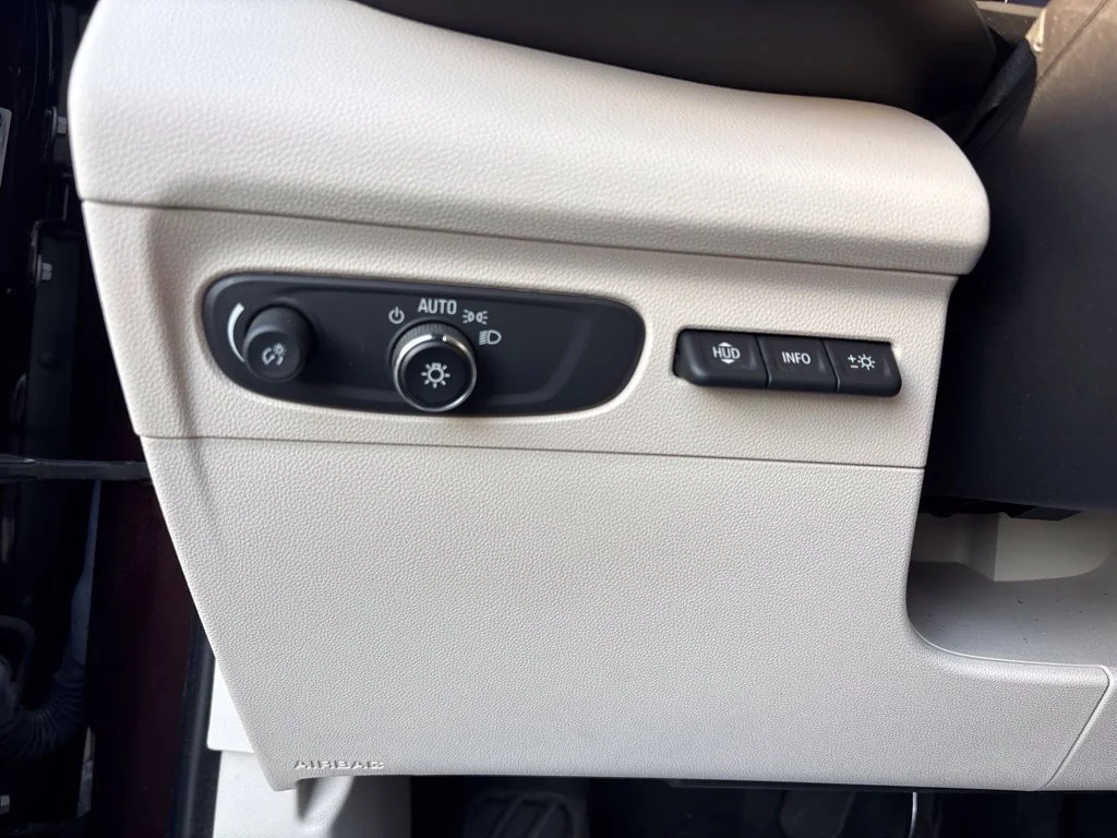 Used 2023 Red Buick Avenir image 15