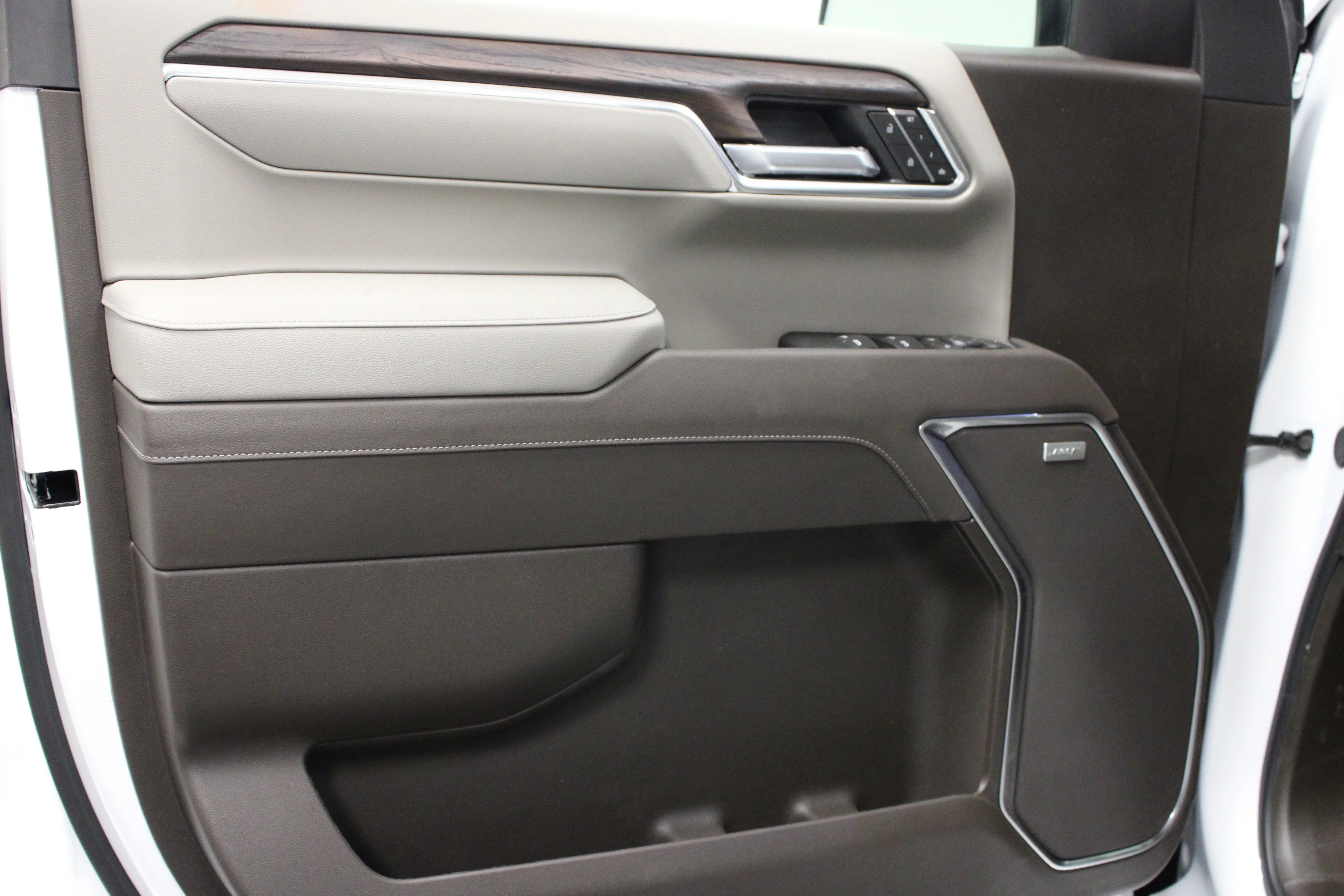 New 2026 Summit White GMC SLT image 11