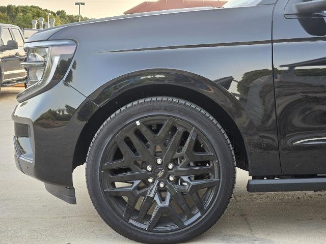 New 2026 Agate Black Metallic Ford MAX Platinum® image 29