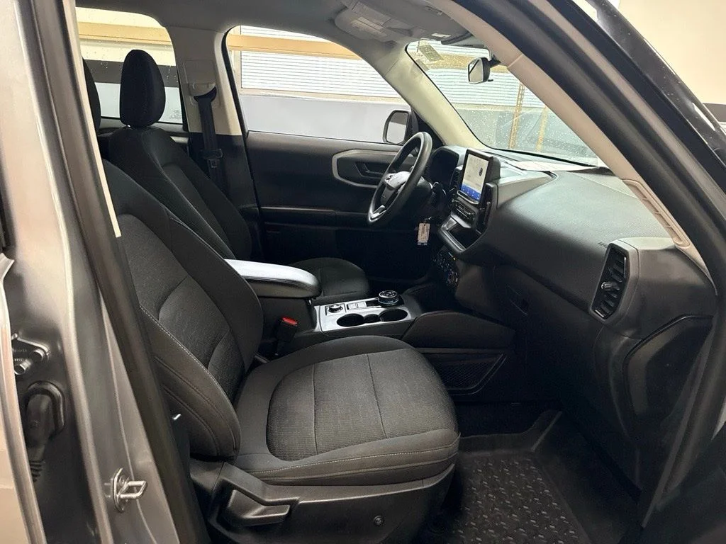 Used 2021 Silver Ford Base image 11