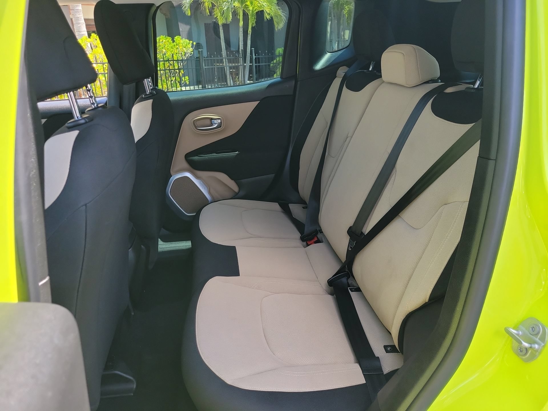Used 2017 Hypergreen Clearcoat Jeep Sport image 17