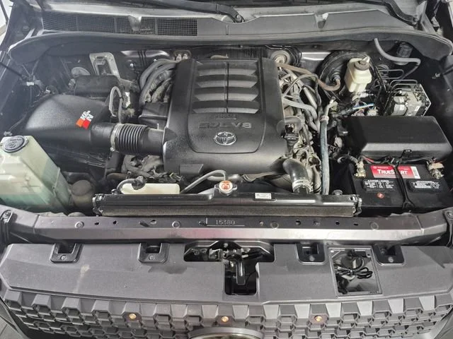 Used 2018 Magnetic Gray Metallic Toyota SR5 image 8