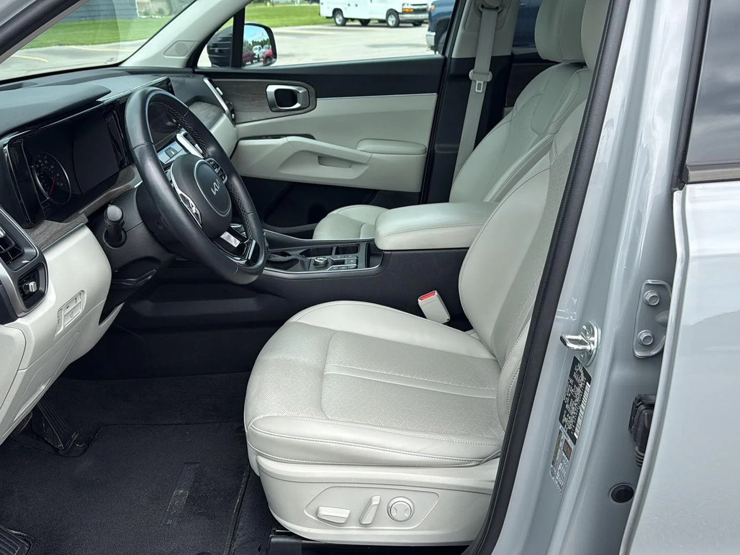 Used 2023 Wolf Gray Kia EX image 11
