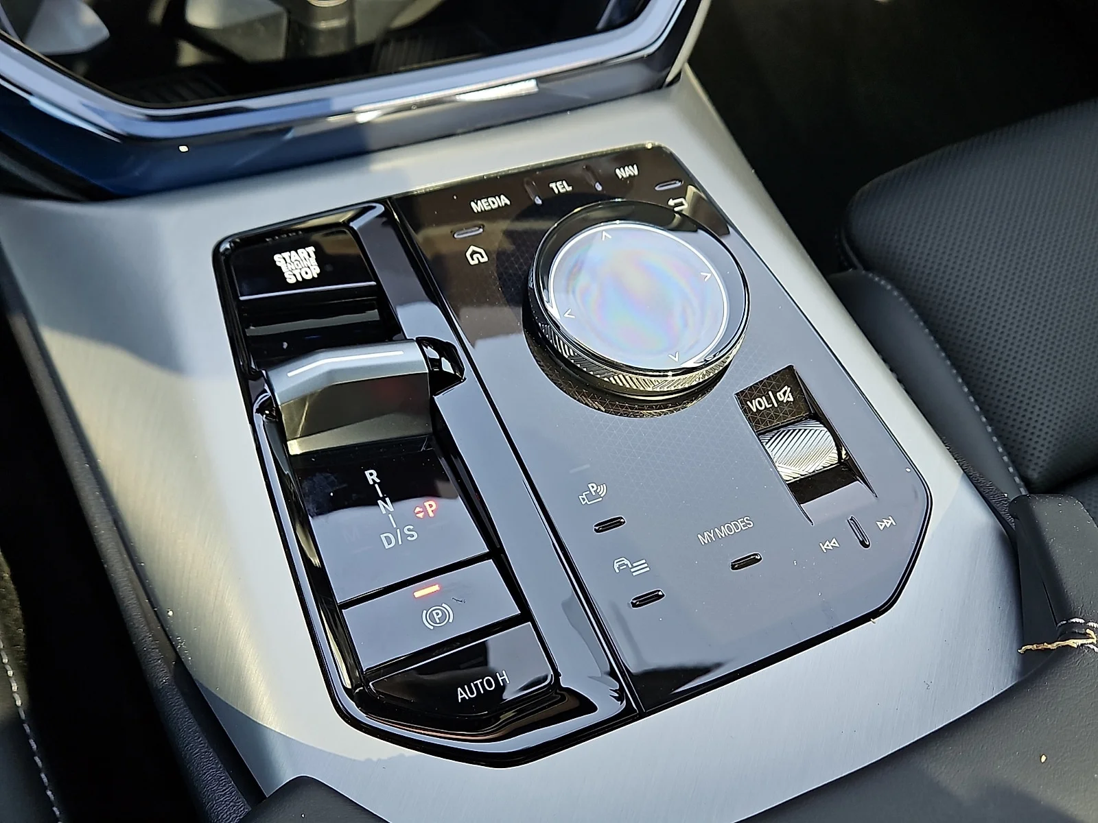 New 2026 Alpine White BMW 30 xDrive All-Wheel Drive Sports Activity Vehicle image 15