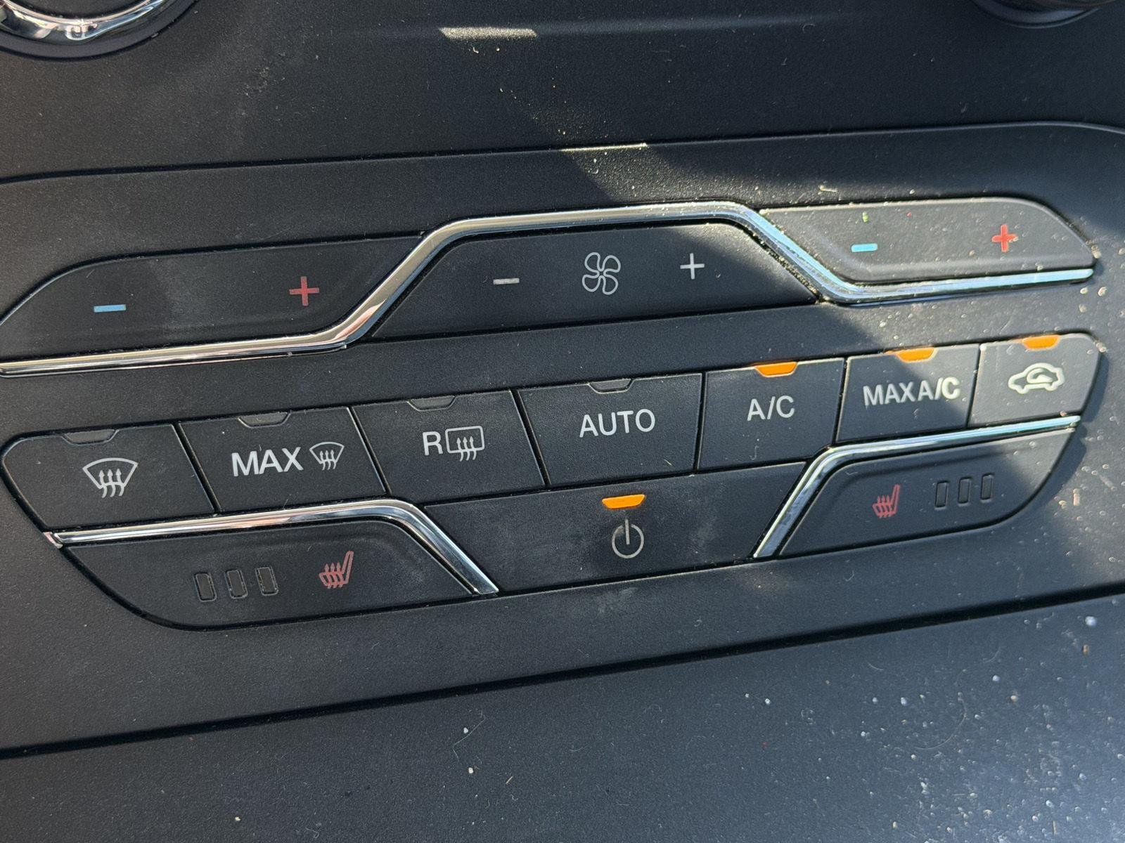 Used 2018 White Gold Ford SEL image 8