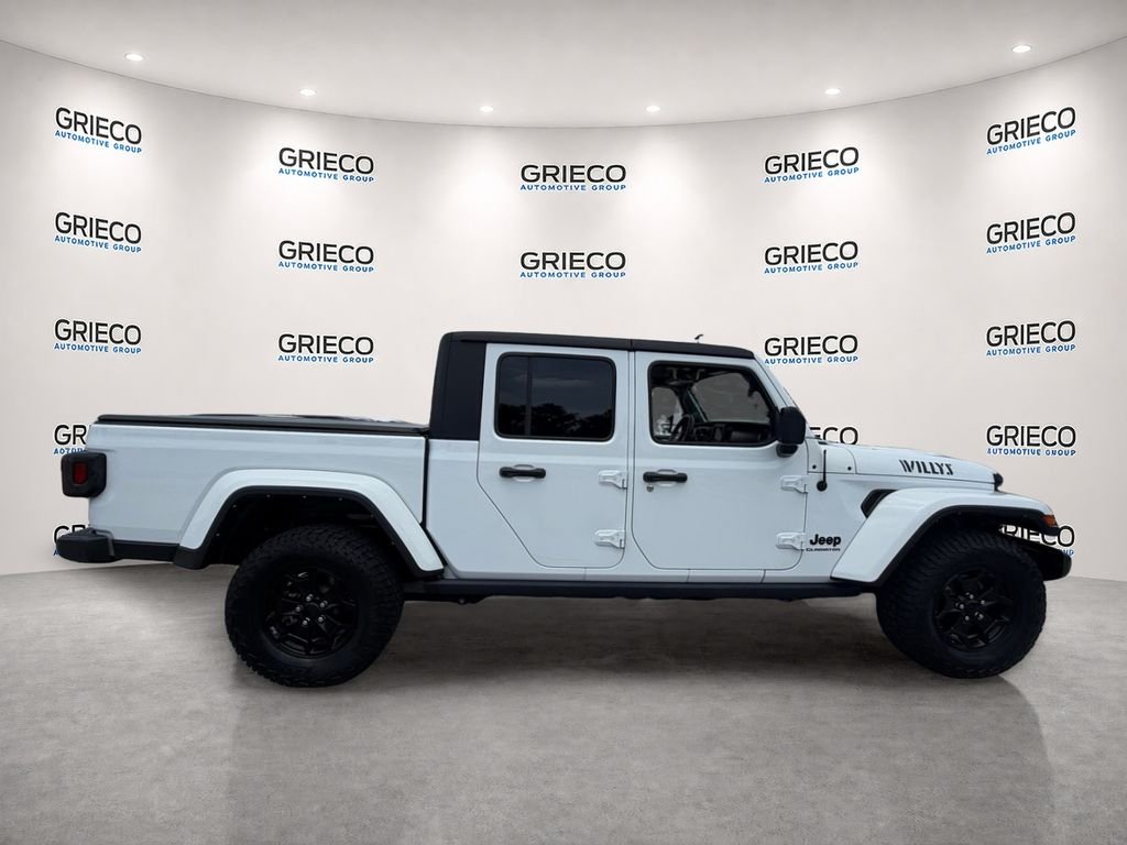Used 2022 White Jeep Willys image 8
