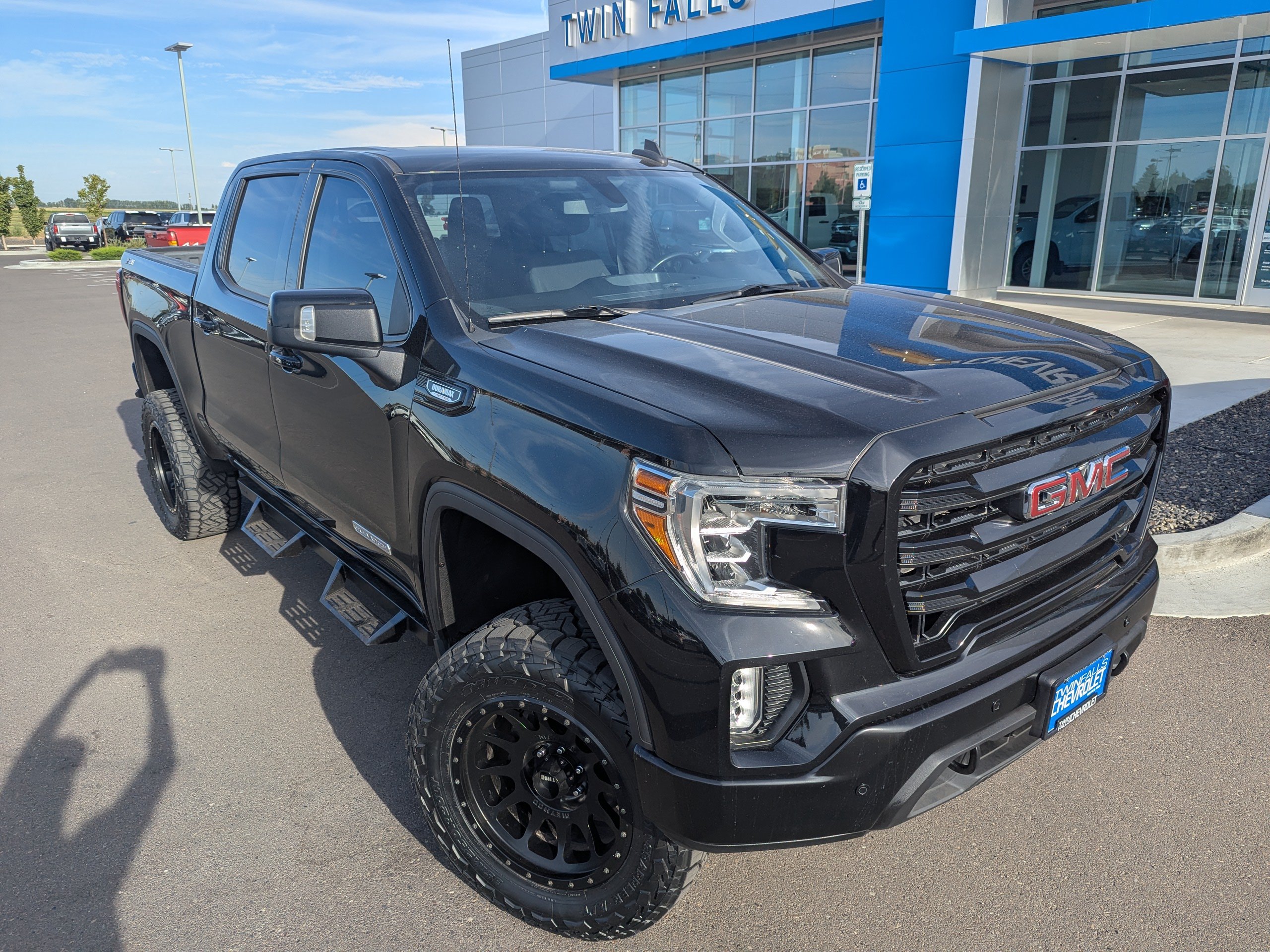 Used 2020 ONYX BLACK GMC Elevation image 4