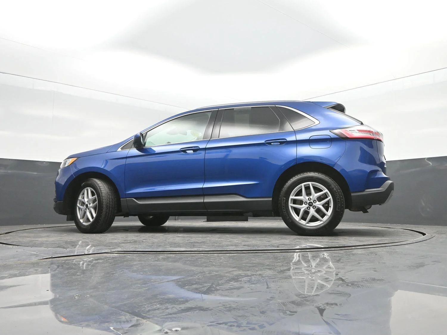 Used 2024 Atlas Blue Ford SEL image 32