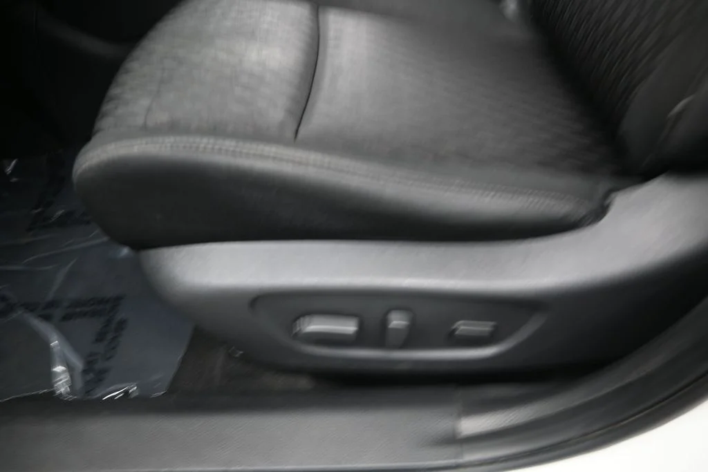 Used 2018 Glacier White Nissan SV image 13